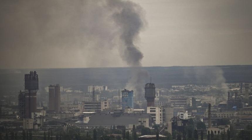Ukrayna: Severodonetsk kentine ulaşan t&uuml;m k&ouml;pr&uuml;ler yıkıldı, Rusya kenti ele ge&ccedil;irmeye yakın