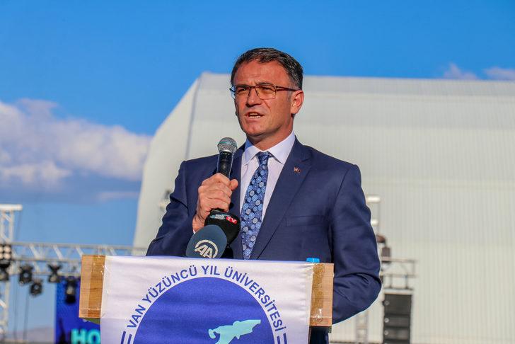 Van YYÜ'de mezuniyet töreni düzenlendi G4