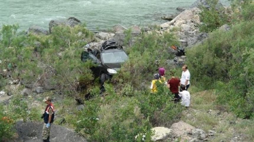 Yusufeli'nde kaza: 3 ölü, 2 yaralı