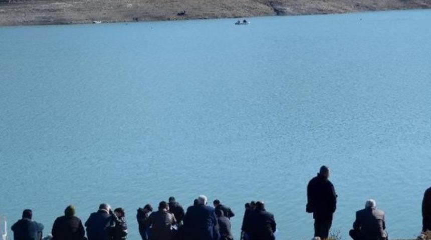 Balık avlarken kaybolan gencin cesedi bulundu