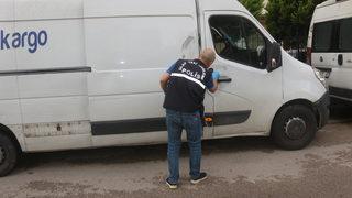 Adana'da çalınan 2 kargo minibüsü terk edilmiş halde bulundu