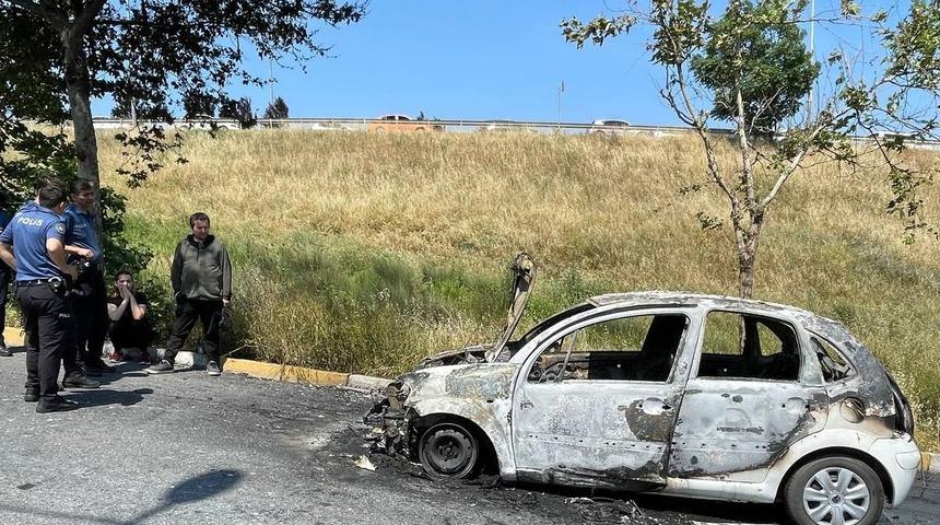 Avcılar'da otomobilde çıkan yangın söndürüldü