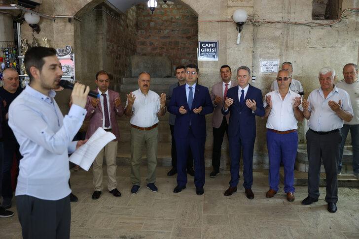 Edirne Valisi Kırbıyık, Tarihi Selimiye Arastası esnafının çarşıdaki bereket duasına katıldı G2