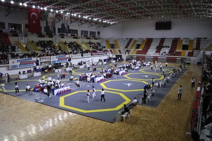 Tekvando Yıldızlar Türkiye Şampiyonası Sivas'ta başladı G1