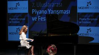 İzmir'de 7. Uluslararası Piyano Yarışması ve Festivali başladı