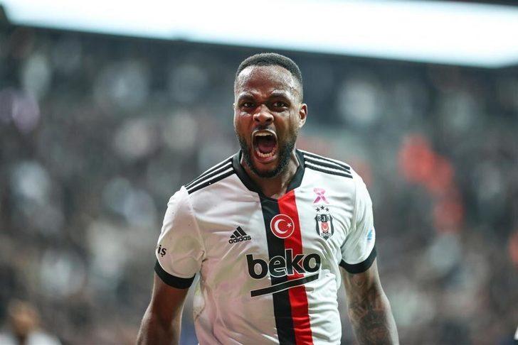 Son dakika: Cyle Larin, Beşiktaş taraftarlarını çok kızdırdı! Tüm fotoğraflarını sildi...
