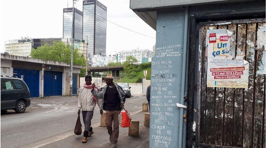 Hollandalı bakan, iş&ccedil;i a&ccedil;ığı sorununu Fransız banliy&ouml;lerindeki 'sorunlu' ve işsiz gen&ccedil;lerle &ccedil;&ouml;zmek istiyor
