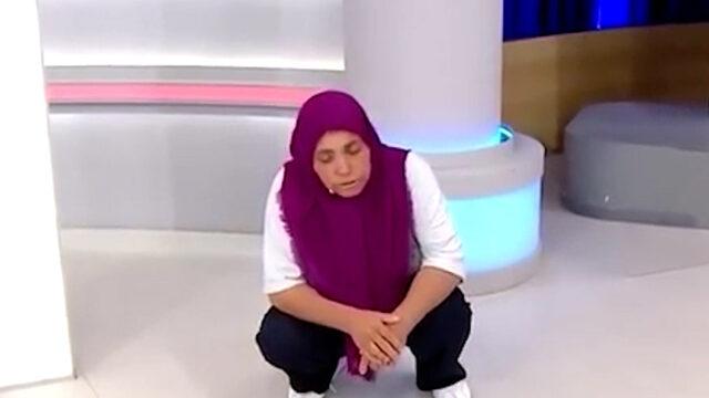 Türk televizyonlarında bu da yaşandı!  Didem Arslan Yılmaz'la Vazgeçme programına katılan kadın tuvaletini yapışını anbean canlandırdı
