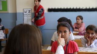 Muş'ta köylerde eğitim gören çocuklar göz taramasından geçiriliyor