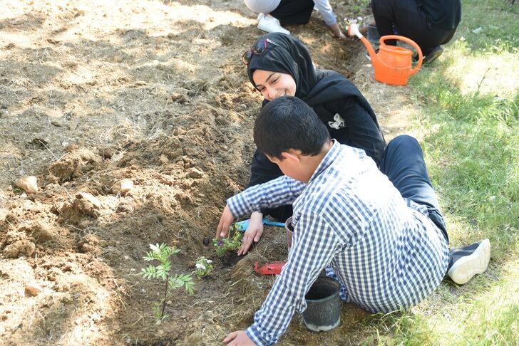Malatya'da engelli çocuklar bahçe terapisiyle toprakla buluştu G2
