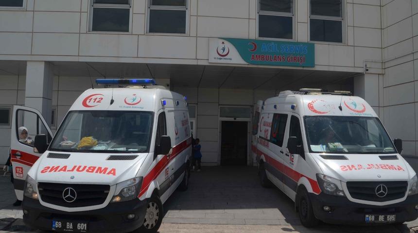 Aksaray'da minib&uuml;s&uuml;n &ccedil;arptığı 2 yaşındaki &ccedil;ocuk &ouml;ld&uuml;