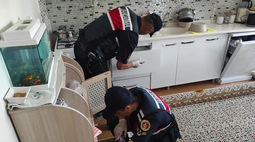 İzmir ve Manisa'da "yeşil reçeteli ilaç" operasyonunda 25 şüpheli yakalandı