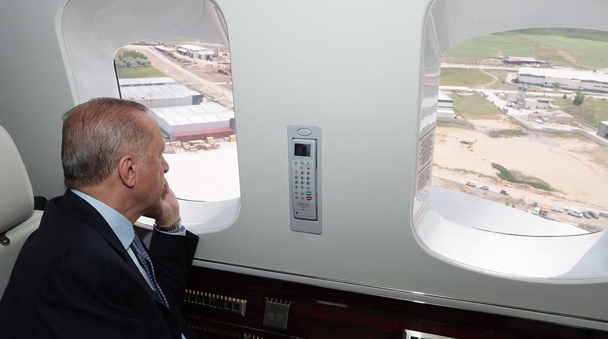 Sel felaketi vurmuştu! Cumhurbaşkanı Erdoğan Ankara'nın Akyurt ilçesinde havadan incelemede bulundu