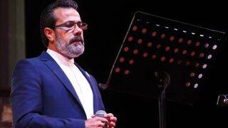 Özgecan'ın babası kızı için sahnede