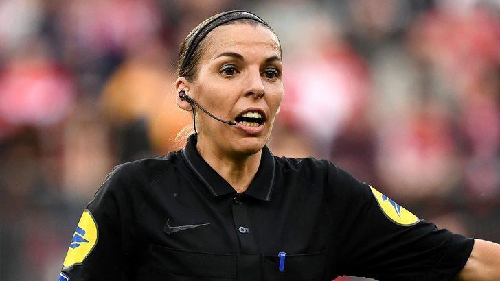 Türkiye Litvanya maçının hakemi Stephanie Frappart kimdir? Stephanie Frappart nereli ve kaç yaşında, hangi maçlarda görev aldı? G3