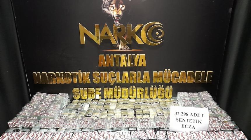 Antalya'da "torbacı" operasyonunda 2 şüpheli yakalandı