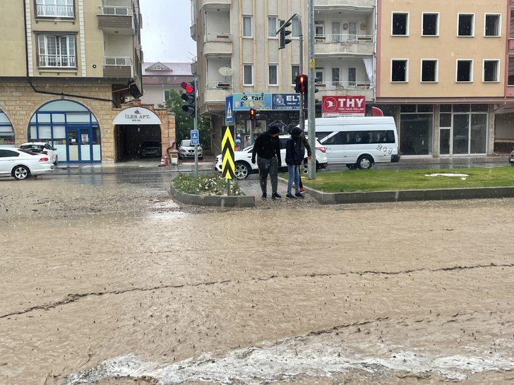 Nevşehir, Sivas ve Kırşehir'de sağanak hayatı olumsuz etkiledi G1