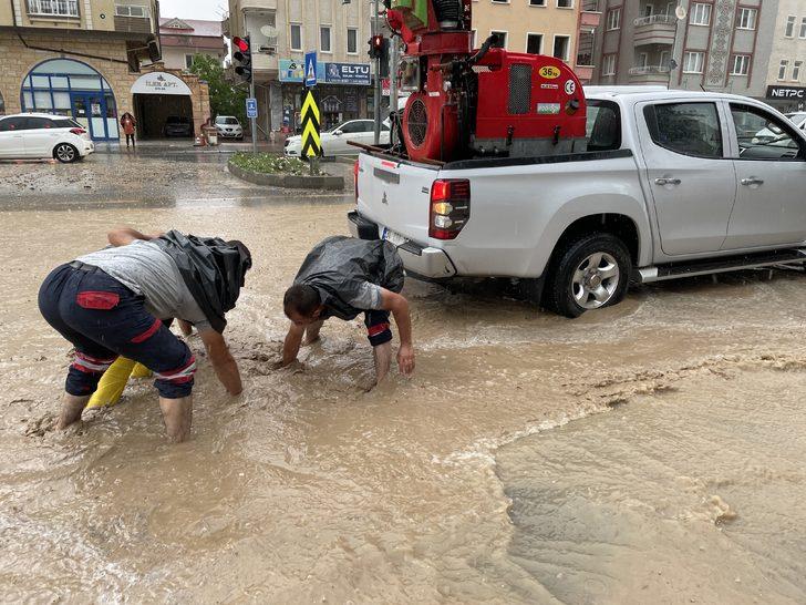 Nevşehir, Sivas ve Kırşehir'de sağanak hayatı olumsuz etkiledi G3