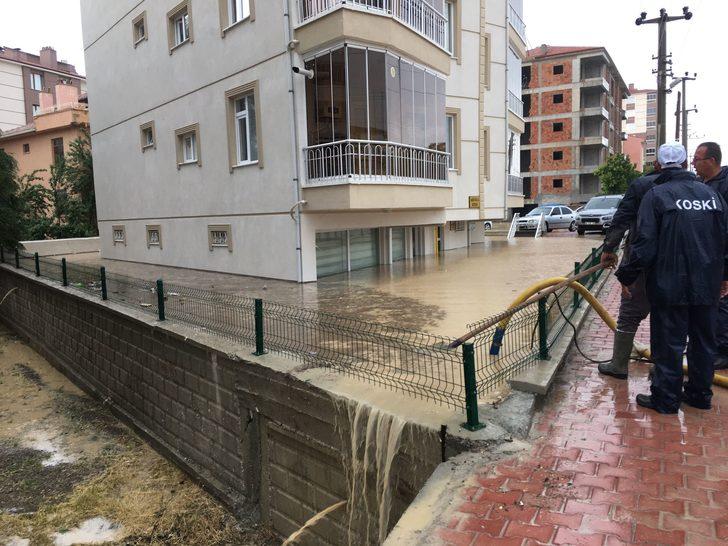 Konya'da sağanak nedeniyle bazı ev ve iş yerlerini su bastı G4