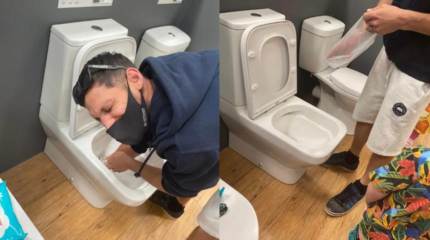 Oğlu mağazanın teşhir klozetine büyük tuvaletini yaptı! Babası elleriyle almak zorunda kaldı