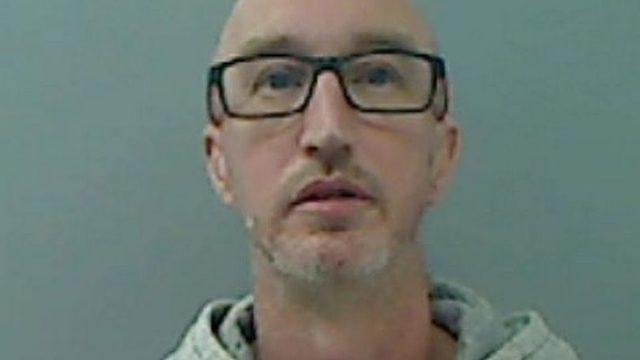 Sapıklığın böylesi! Pes dedirten adam genç rolü yaparak...