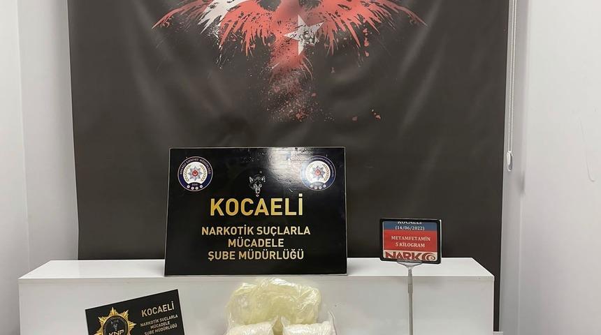Kocaeli'de cipin motorunda 5 kilogram uyuşturucu ele geçirildi