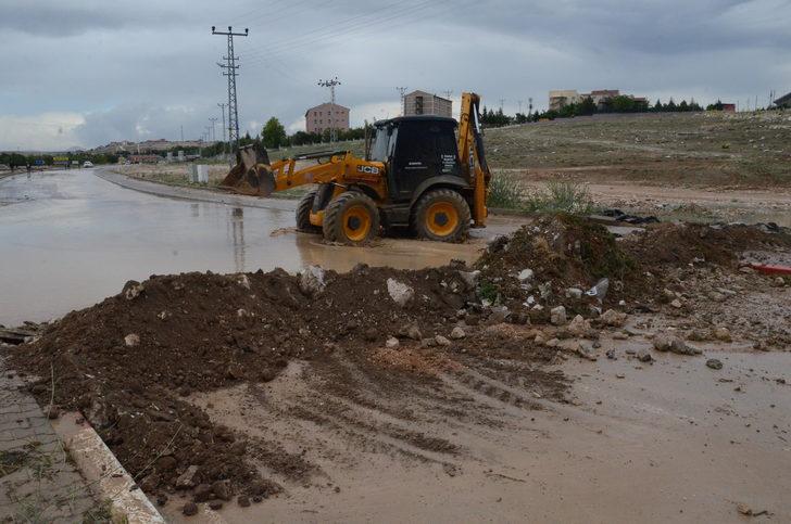 Karaman'da sağanak ulaşımı aksattı G1