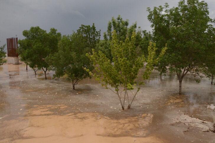 Karaman'da sağanak ulaşımı aksattı G4