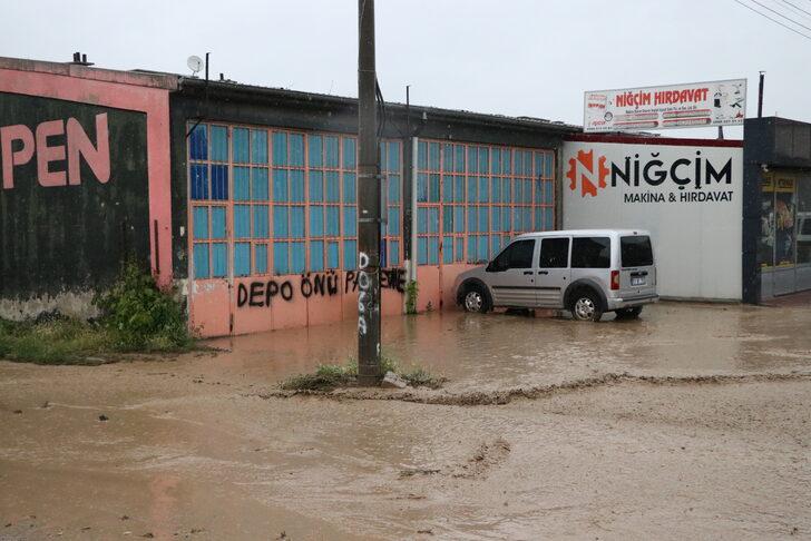 Niğde'de sağanak ulaşımda aksamalara neden oldu G5