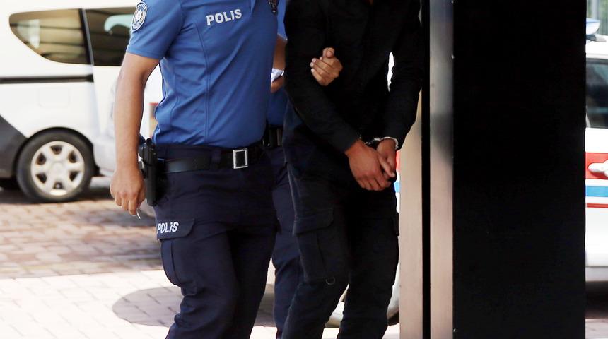 Alanya'da camideki hırsızlık güvenlik kamerasında