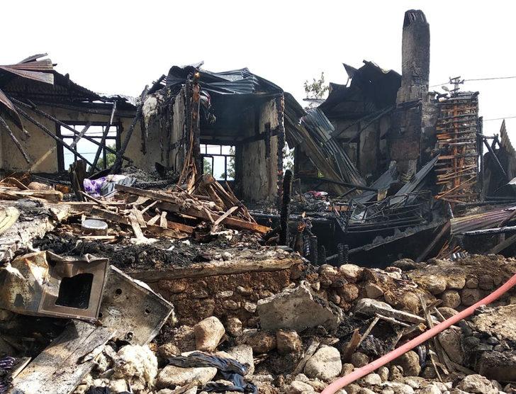 Beypazarı’nda bir ev yangında kullanılamaz hale geldi G2