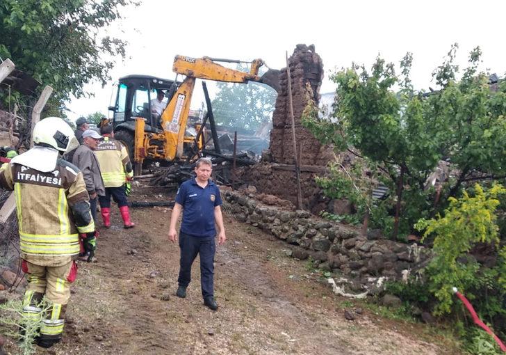 Beypazarı’nda bir ev yangında kullanılamaz hale geldi G3