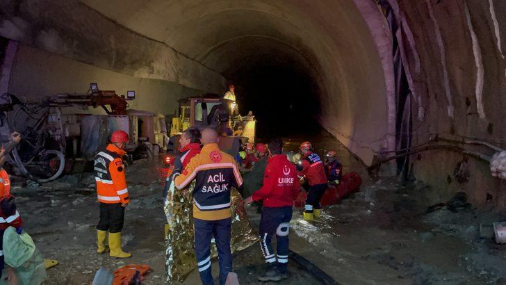 Niğde'de selde hızlı tren tünel inşaatında mahsur kalan 3 işçi kurtarıldı G4