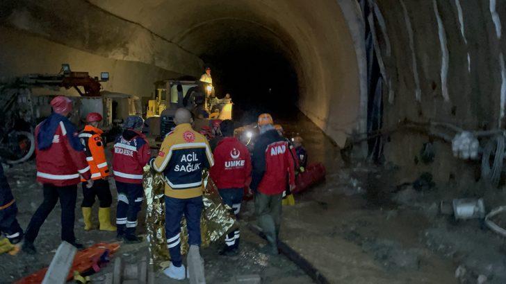Niğde'de selde hızlı tren tünel inşaatında mahsur kalan 3 işçi kurtarıldı G5