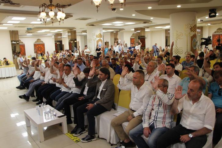 Bandırmaspor'da Onur Göçmez başkanlık seçiminde güven tazeledi G4