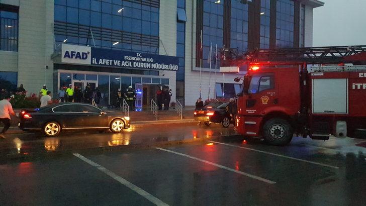 Erzincan AFAD Müdürlüğü binasına düşen yıldırım hasara neden oldu G2
