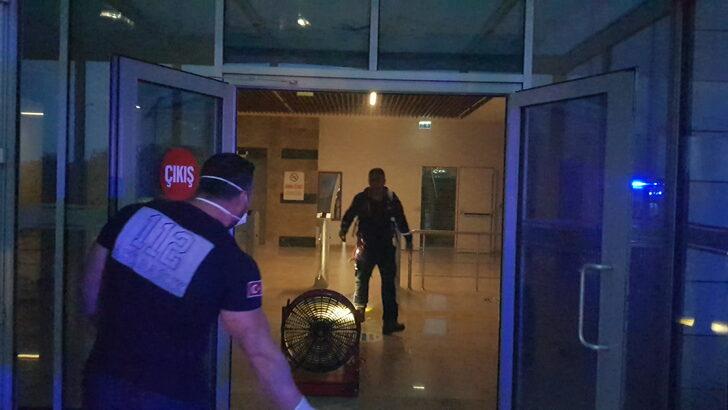 Erzincan AFAD Müdürlüğü binasına düşen yıldırım hasara neden oldu G3