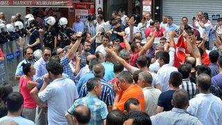 Otoparkçılarla esnaf arasında gerginlik çıktı