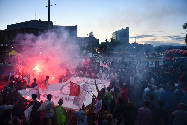 Gaziantep'te şampiyon olan spor kulüpleri kortej yürüyüşü düzenledi G5