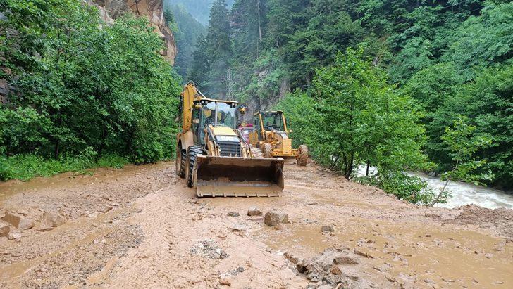 Rize'de şiddetli yağış etkili oldu G5