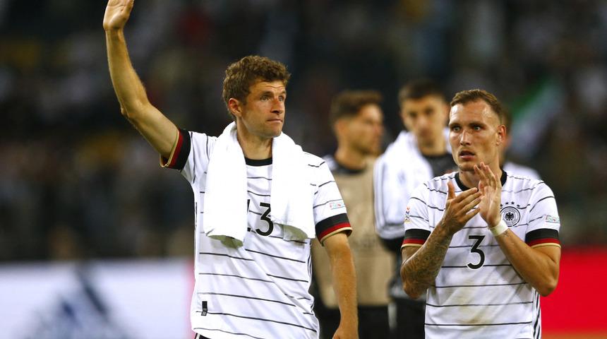 Almanya'dan İtalyanlara bol gollü menü! Sahadan 5-2 galip ayrıldılar