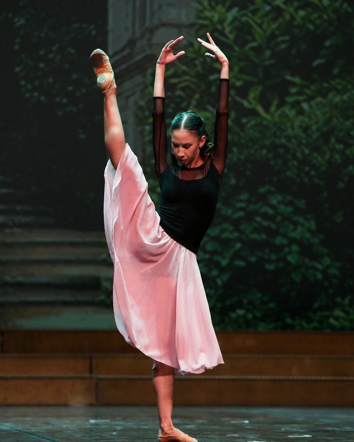 Romanya'nın Sibiu Ballet Theatre topluluğu İzmir Festivali'nde G3