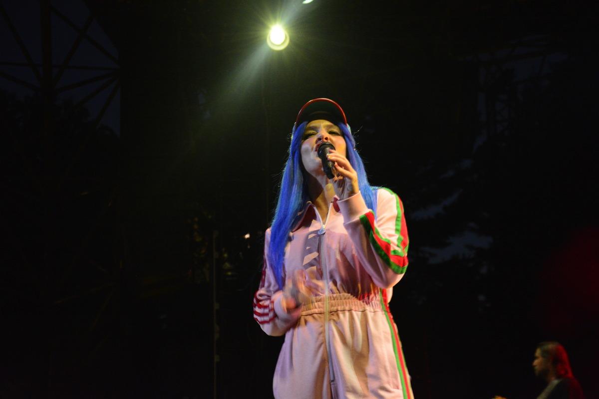 "Uluslararası Bursa Festivali "nde Nil Karaibrahimgil sahne aldı