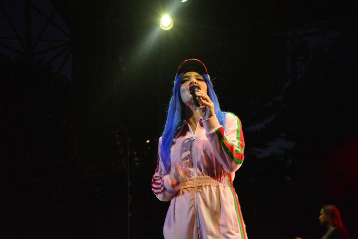 "Uluslararası Bursa Festivali "nde Nil Karaibrahimgil sahne aldı G1