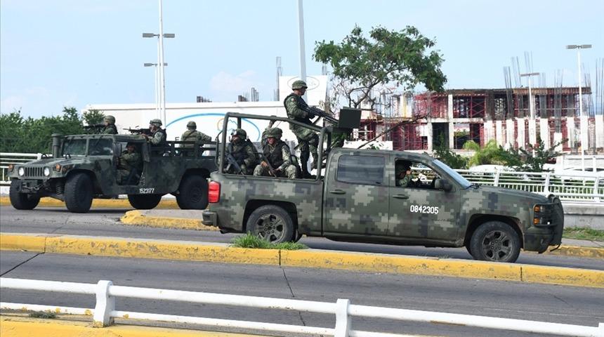 Meksika karıştı! Polisle çatışmaya giren 11 çete üyesi öldürüldü