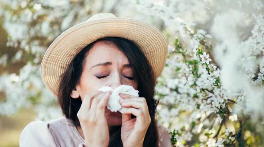 Bilim insanlarından şaşırtıcı saman nezlesi reçetesi: Düzenli olarak sevişin