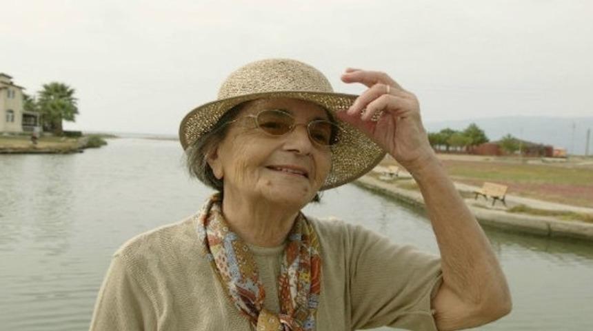 Sevilen şair Gülten Akın cuma günü toprağa verilecek