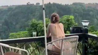 Yasakları dinlemediler! Polis cinsel içerikli videolarını çekip satan çiftin peşine düştü