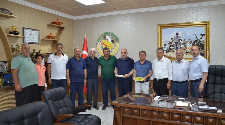 Yılın ilk Antep fıstığı yetiştiricisi altınla ödüllendirildi