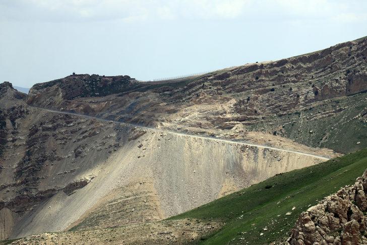Türkiye-İran sınırı kamera ve sismik sensörlerle gece gündüz gözetleniyor G2